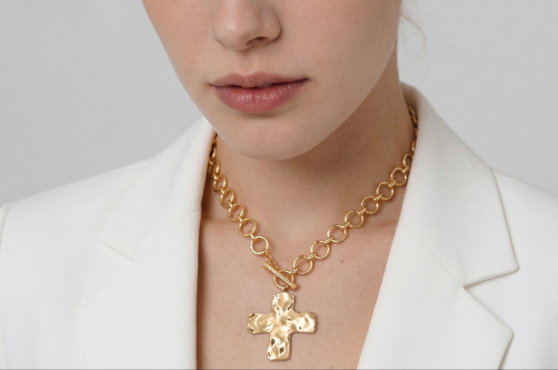 Colar Cruz da Alquimia